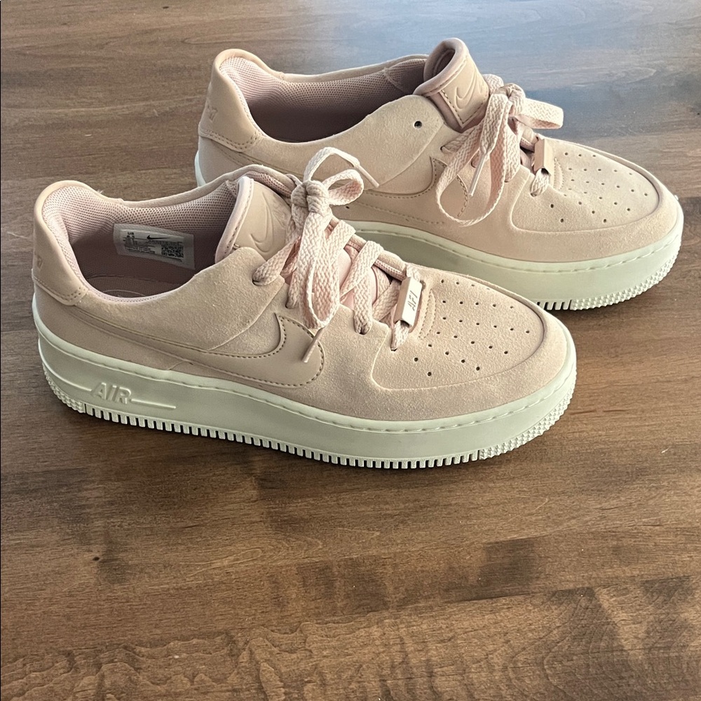 Nike Women's Air Force 1 Sage Low Particle Beige